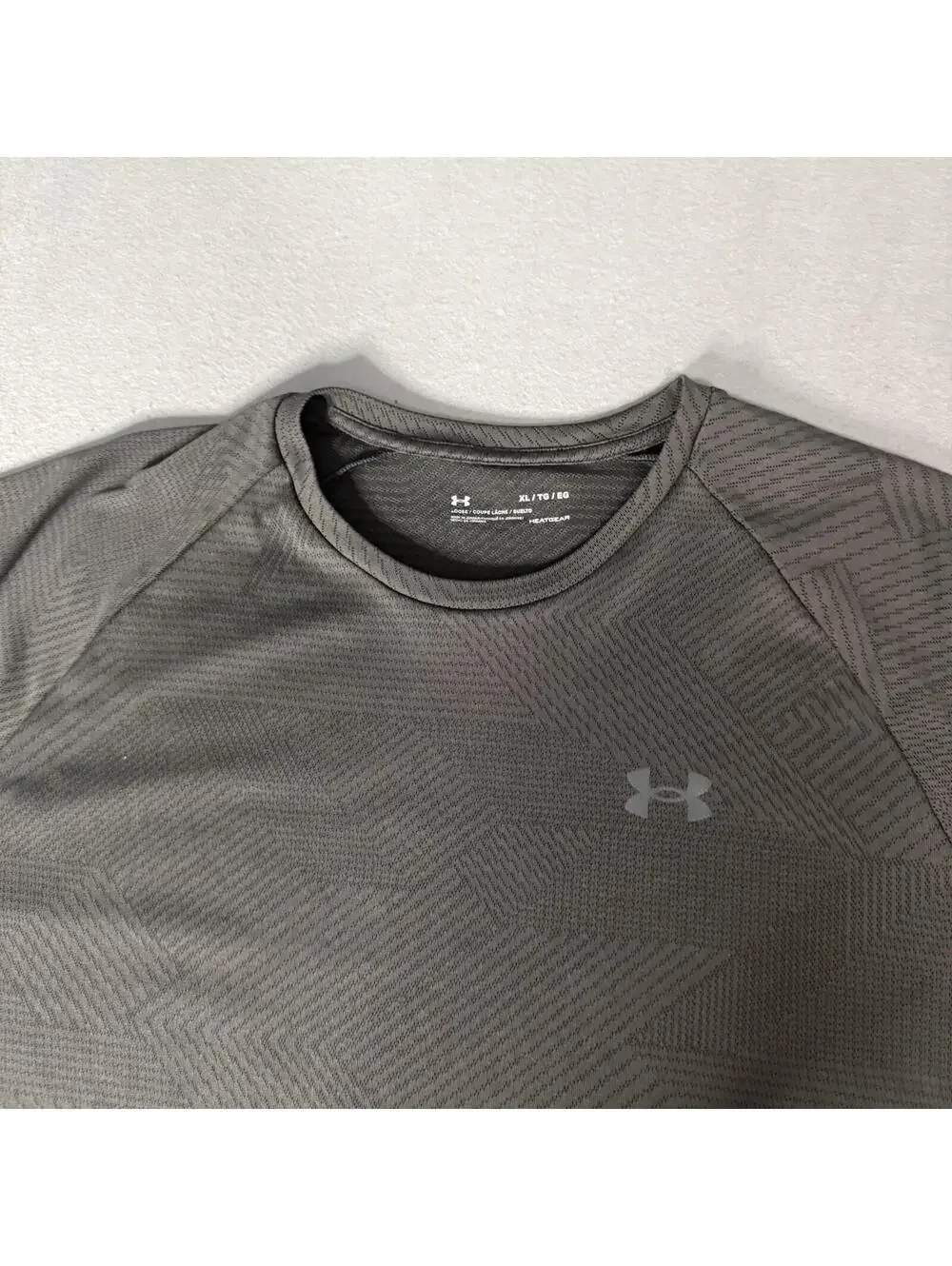 Under Armour HeatGear T-Shirt Mens‎ XL Black Pattern Athletic Loose Fit Gym